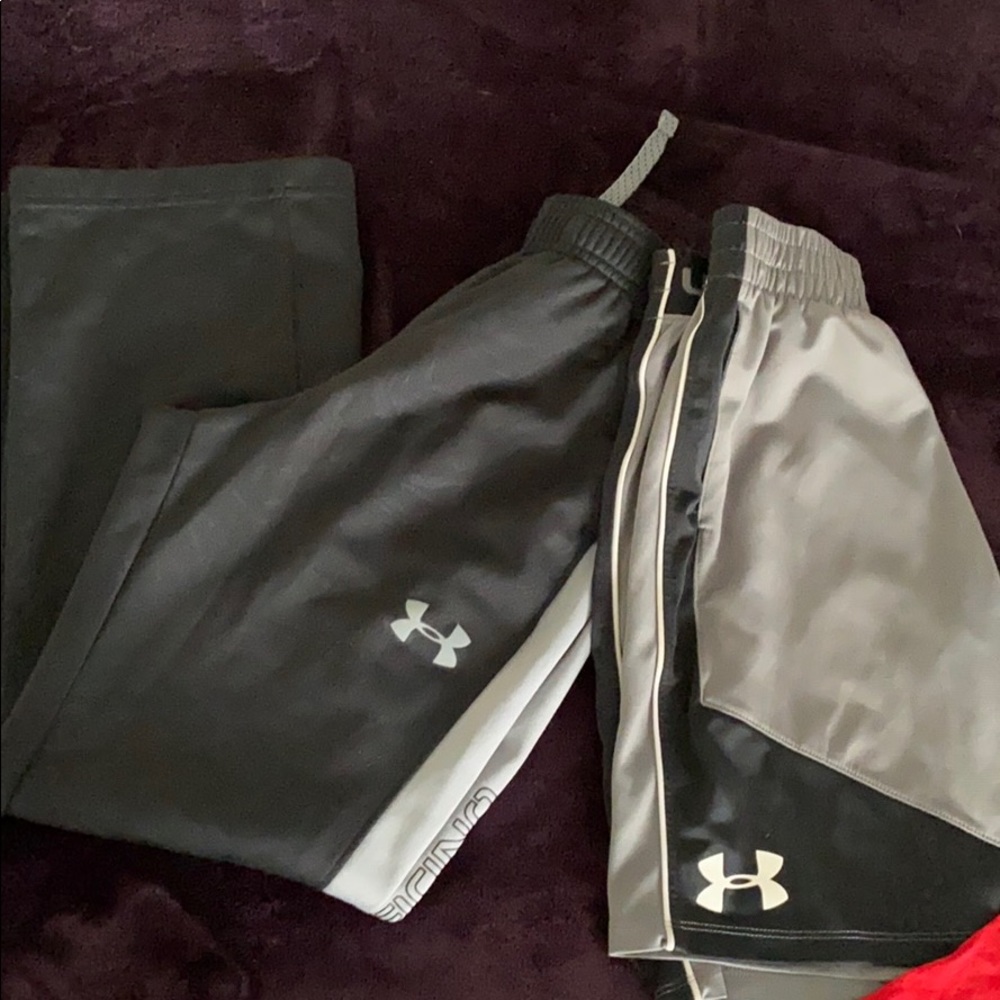 Boys under armor size youth small
